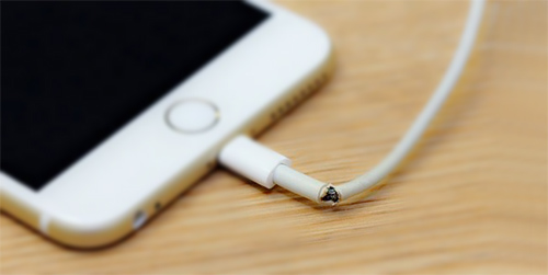 lightning cable iphone charging issue